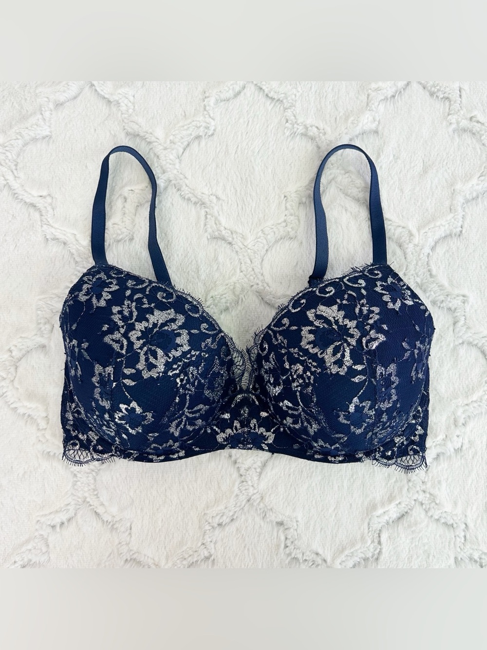 Victoria’s Secret Navy Blue Lace Dream Angels Padded Wireless Bra Size 34DD